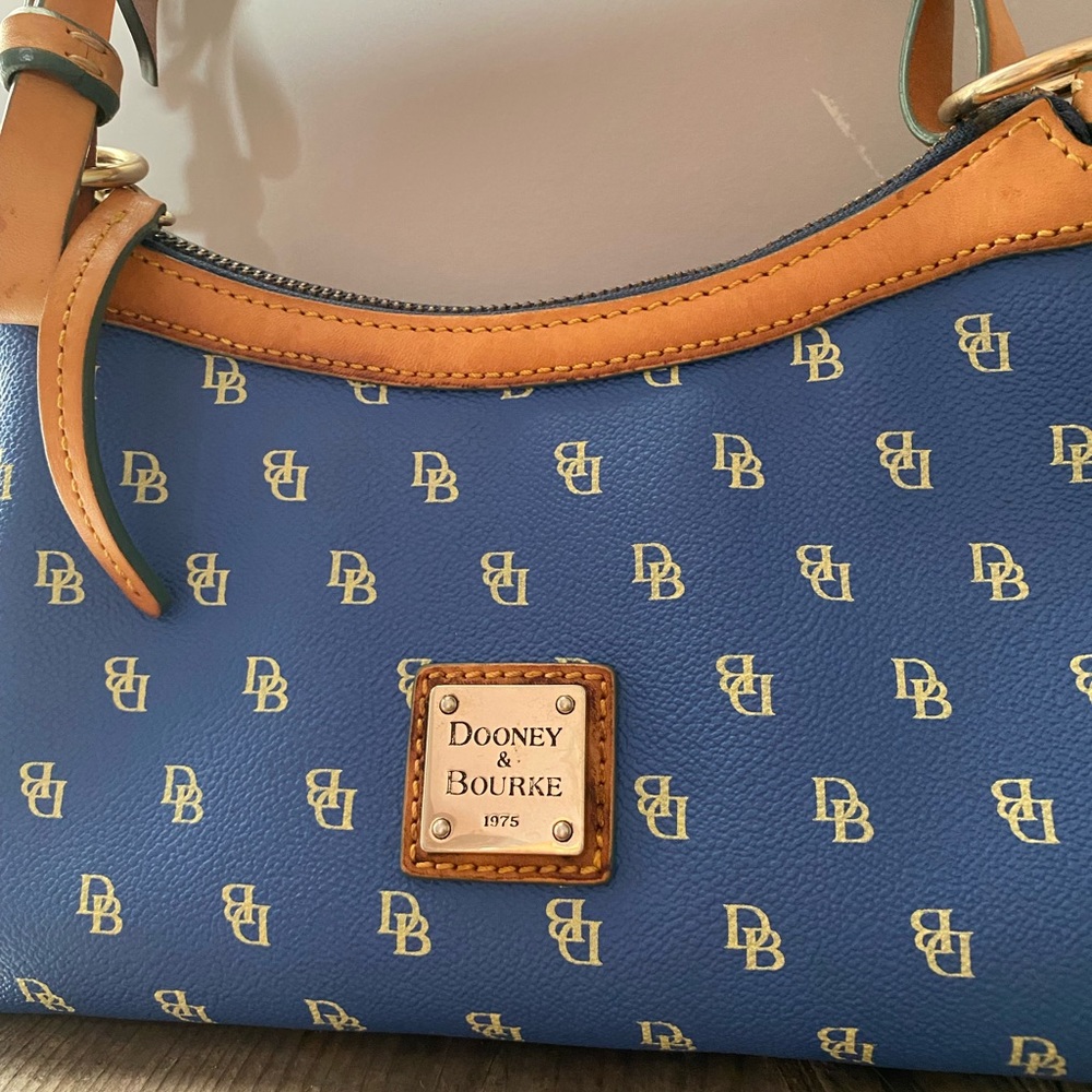 Dooney & Bourke - Picture 7 of 13